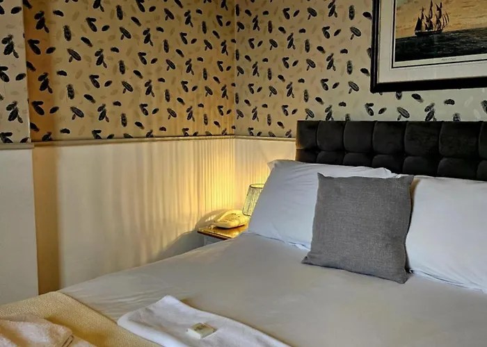 Western Isles Hotel